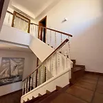 Moumi Μαρμπέλλα