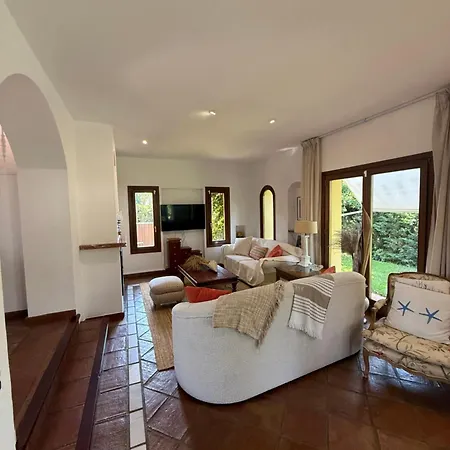 Moumi Villa